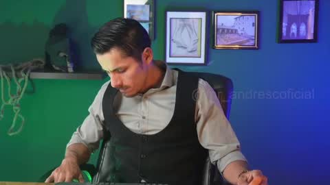 Snapshot of perseoo_88 chatting on November 6, 2025, 5:25 pm andres online show from November 6, 2025, 5:25 pm