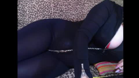 Snapshot of pervdomx chatting on October 19, 2025, 10:32 pm Lady K online show from October 19, 2025, 10:32 pm