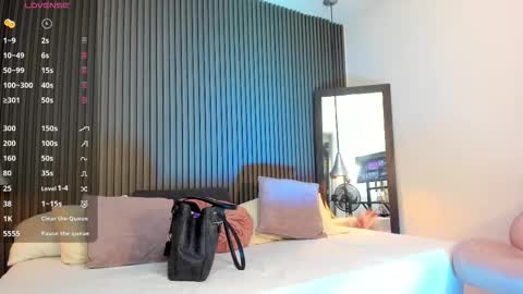 Lizza online show from November 19, 2025, 11:32 am