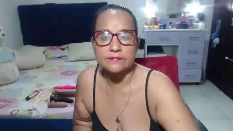 Snapshot of pervert_mommy_x chatting on April 18, 2026, 10:19 am SAMY online show from April 18, 2026, 10:19 am