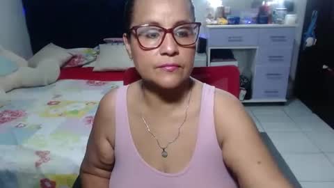Snapshot of pervert_mommy_x chatting on April 21, 2026, 9:48 am SAMY online show from April 21, 2026, 9:48 am