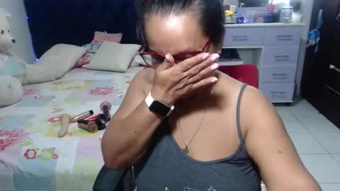 Snapshot of pervert_mommy_x chatting on April 23, 2026, 12:51 pm SAMY online show from April 23, 2026, 12:51 pm