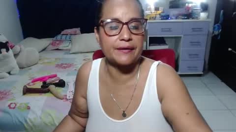 Snapshot of pervert_mommy_x chatting on April 24, 2026, 10:18 am SAMY online show from April 24, 2026, 10:18 am