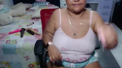 Snapshot of pervert_mommy_x chatting on April 25, 2026, 1:41 pm SAMY online show from April 25, 2026, 1:41 pm