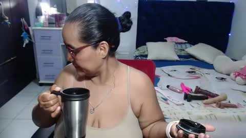 Snapshot of pervert_mommy_x chatting on June 18, 2026, 9:25 am SAMY online show from June 18, 2026, 9:25 am