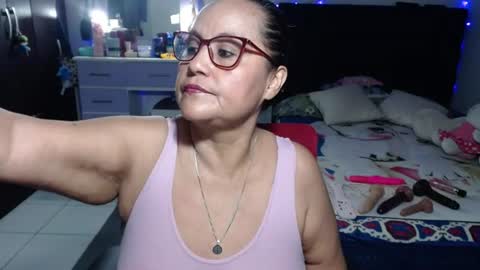 Snapshot of pervert_mommy_x chatting on June 22, 2026, 11:40 am SAMY online show from June 22, 2026, 11:40 am