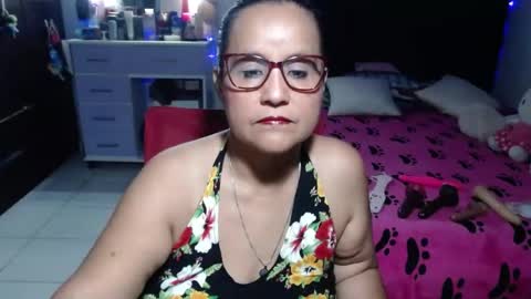 Snapshot of pervert_mommy_x chatting on July 13, 2026, 9:45 am SAMY online show from July 13, 2026, 9:45 am
