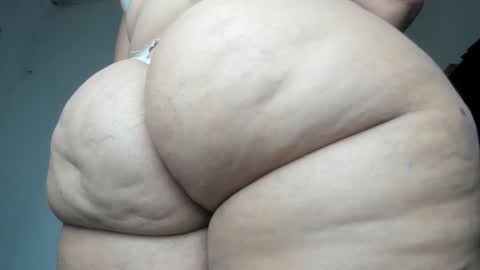 Snapshot of pervertt_mommy chatting on February 8, 2026, 4:32 pm Alexandra online show from February 8, 2026, 4:32 pm