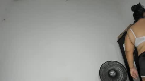 Snapshot of pervertt_mommy chatting on February 13, 2026, 9:00 pm Alexandra online show from February 13, 2026, 9:00 pm