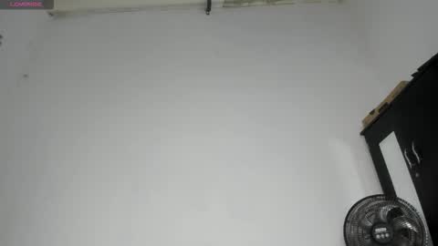 Snapshot of pervertt_mommy chatting on March 3, 2026, 8:42 am Alexandra online show from March 3, 2026, 8:42 am