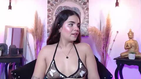 Nikole  online show from October 1, 2025, 2:17 am