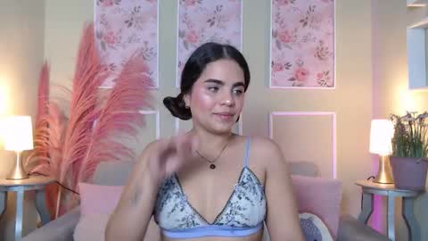 Nikole  online show from October 5, 2025, 8:07 pm