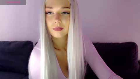 Isabella online show from December 17, 2024, 11:28 am
