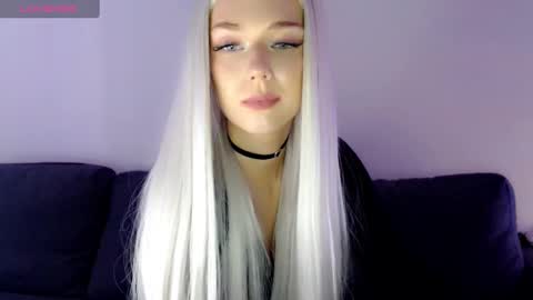 Isabella online show from January 4, 2025, 12:05 pm