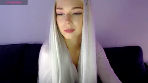 Isabella online show from January 5, 2025, 8:54 am