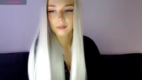 Isabella online show from January 6, 2025, 12:24 pm