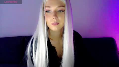 Isabella online show from January 17, 2025, 11:17 am