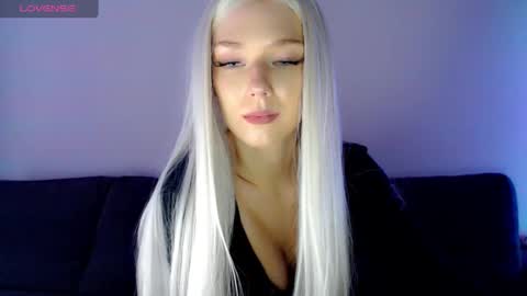 Isabella online show from January 21, 2025, 4:05 pm