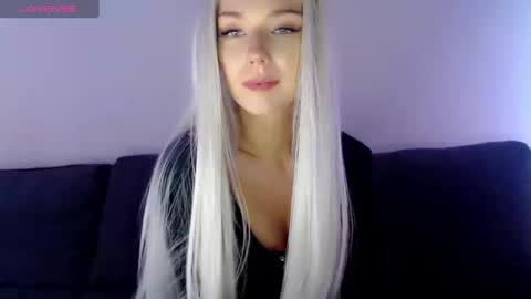 Isabella online show from January 31, 2025, 1:23 pm