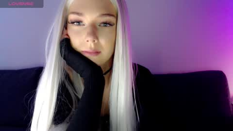 Isabella online show from February 14, 2025, 8:52 am