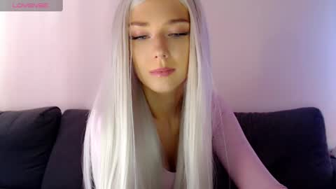 Isabella online show from February 21, 2025, 9:56 am