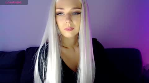 Isabella online show from February 28, 2025, 7:58 am
