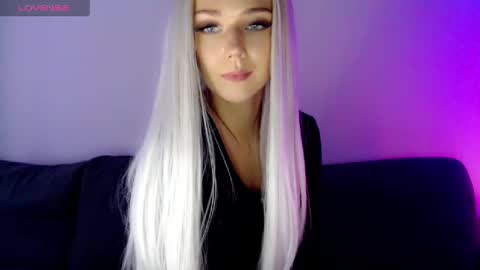 Isabella online show from February 28, 2025, 11:03 am