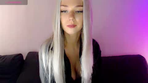Isabella online show from March 5, 2025, 12:00 pm