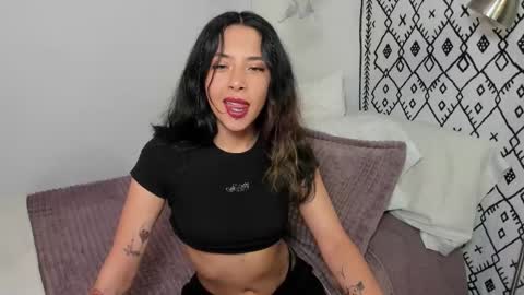 Rose online show from February 28, 2025, 6:41 pm