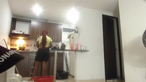 kamila online show from April 7, 2026, 2:01 am