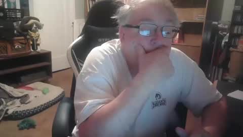 peterinohio57 online show from October 20, 2025, 11:10 am