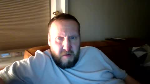 Snapshot of peterpeters443 chatting on January 11, 2026, 1:32 am jelle online show from January 11, 2026, 1:32 am