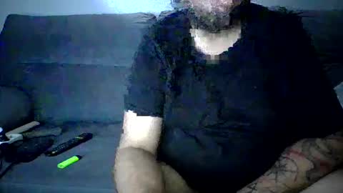 Snapshot of petit1985 chatting on October 21, 2025, 7:14 pm Francescco online show from October 21, 2025, 7:14 pm