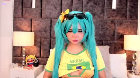 Snapshot of petit_rosseowo chatting on December 3, 2024, 5:23 pm Im Rosse but u can call me Rossie or Rosita . online show from December 3, 2024, 5:23 pm