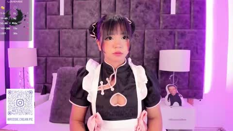 Snapshot of petit_rosseowo chatting on March 6, 2025, 10:47 pm Im Rosse but u can call me Rossie or Rosita . online show from March 6, 2025, 10:47 pm