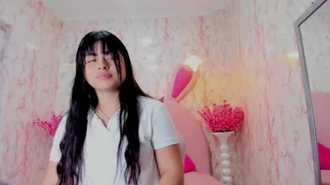 petite_emili online show from November 5, 2025, 12:16 pm