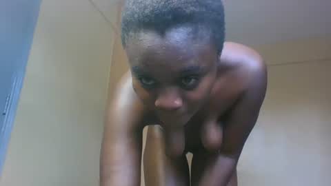 Snapshot of petite_linsey chatting on April 5, 2026, 11:29 am linsey online show from April 5, 2026, 11:29 am