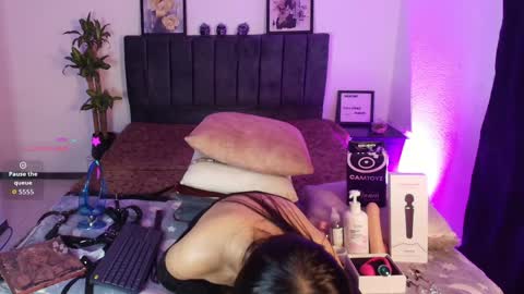 petite_pepper18 online show from May 30, 2026, 12:46 pm