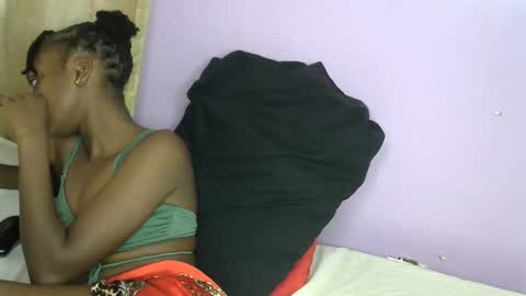 petite_star2 online show from November 10, 2025, 10:36 am