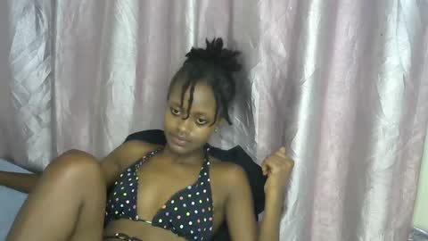 petite_star2 online show from November 22, 2025, 7:18 am