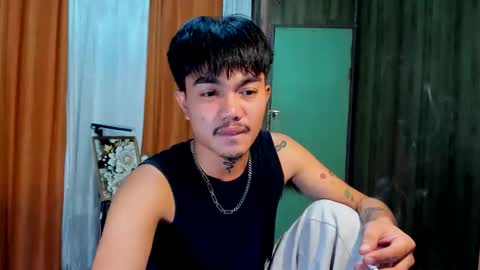 Snapshot of petiteasianx chatting on November 12, 2025, 6:52 pm Vrin online show from November 12, 2025, 6:52 pm