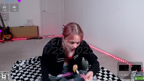 PiperAvery online show from January 29, 2025, 11:25 pm