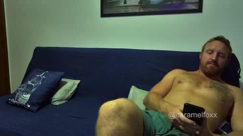 Snapshot of petitebubblegum chatting on October 29, 2025, 9:38 pm Caramel princesa online show from October 29, 2025, 9:38 pm