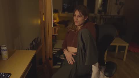 caracal online show from December 22, 2025, 4:42 am