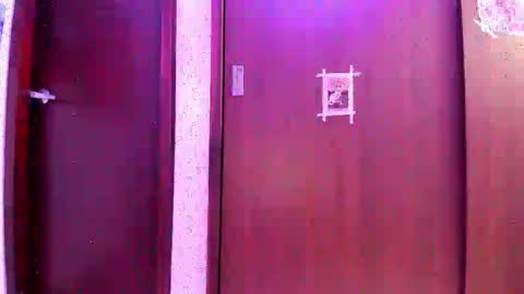 Snapshot of petitee_lunna chatting on October 18, 2025, 11:05 pm Lunna online show from October 18, 2025, 11:05 pm