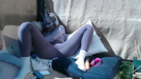 petitegirlypop online show from October 3, 2025, 11:57 pm