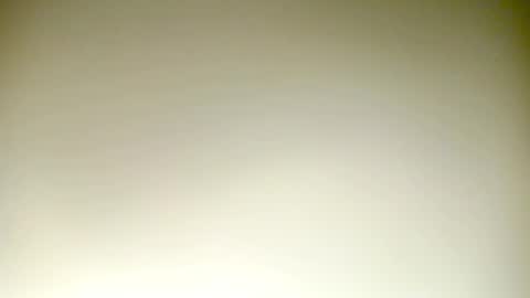 Snapshot of petiteivoryqueen chatting on December 18, 2025, 4:18 am danna online show from December 18, 2025, 4:18 am