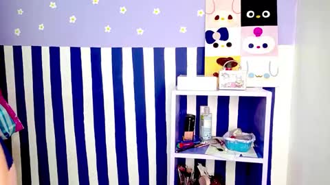 danna online show from April 17, 2026, 5:43 am