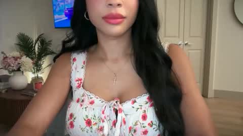 PetitePrincess online show from June 6, 2026, 1:32 am