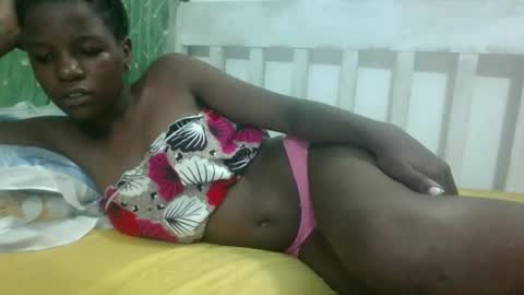 petitesweetchiq online show from September 26, 2025, 11:09 pm